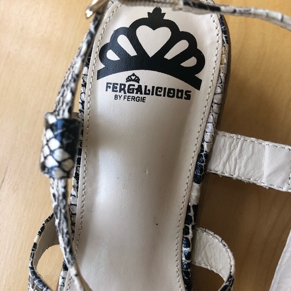 NWOT Sandals - Picture 3 of 4